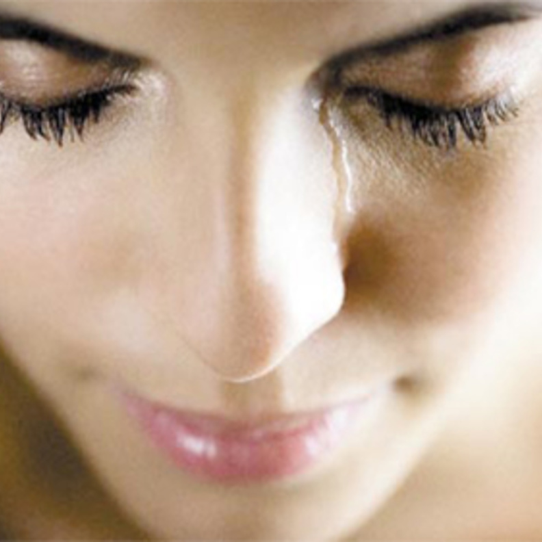 نوع بكائكِ.. يكشف شخصيتكِ