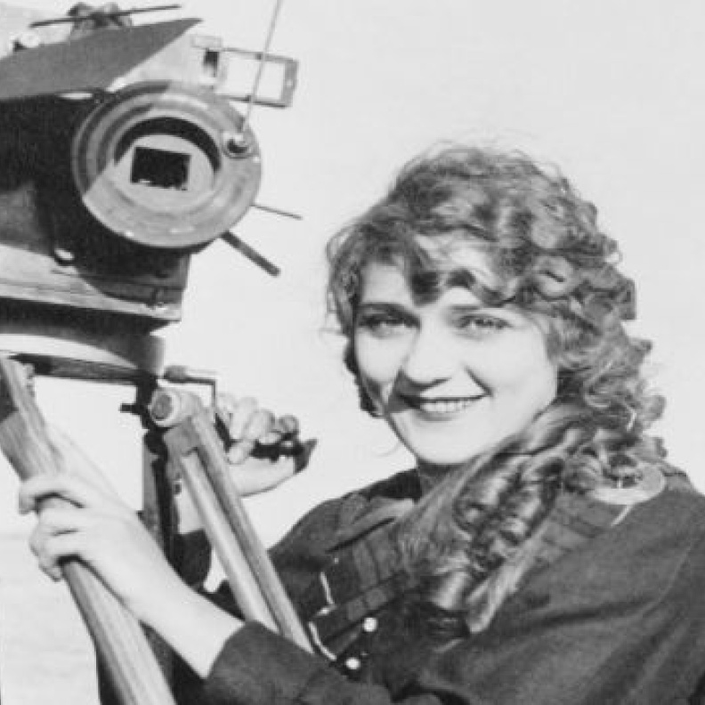 من أعمال كريمة عبود