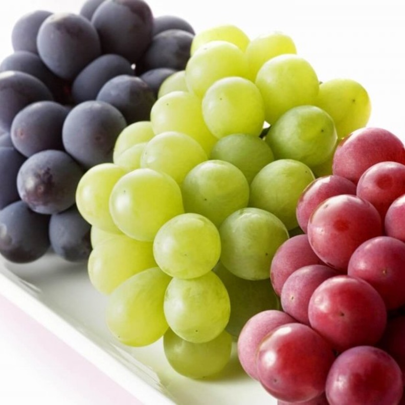 العنب من اشهر الفواكه في السعودية