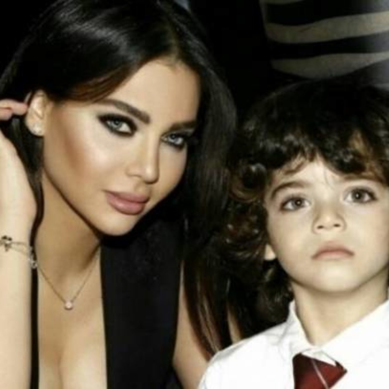 قمر وابنها جيمي