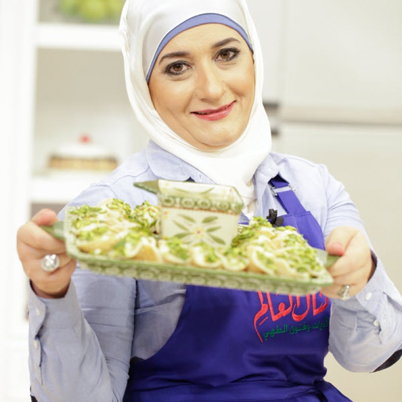 منال العالم