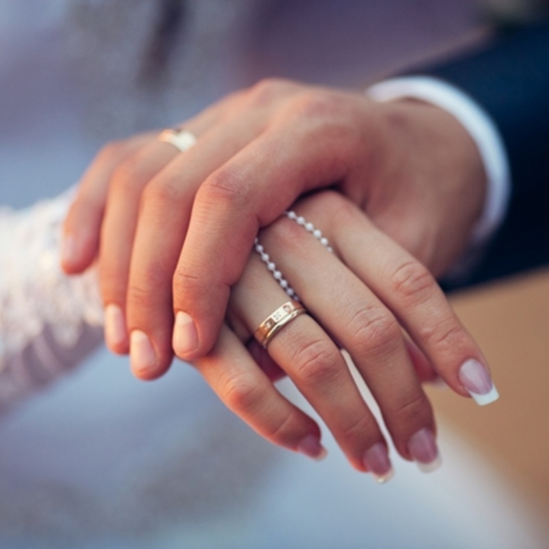 قصص طلب اليد للزواج لا تُنسى!