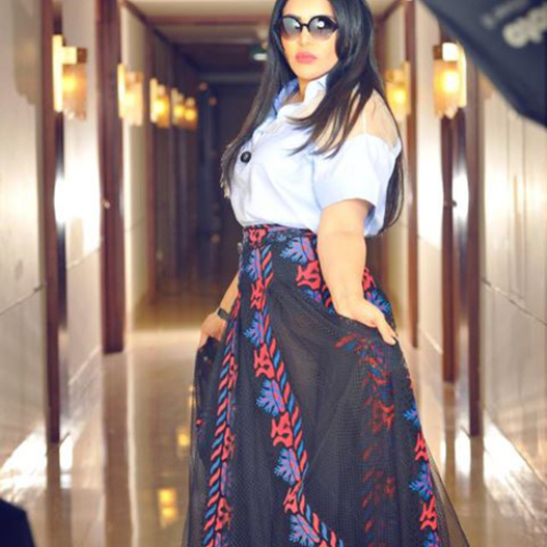 اطلالة فوضوية من جميع الأنحاء وخاصة تسرية الشعر التي لم تناسب أحلام أبداً