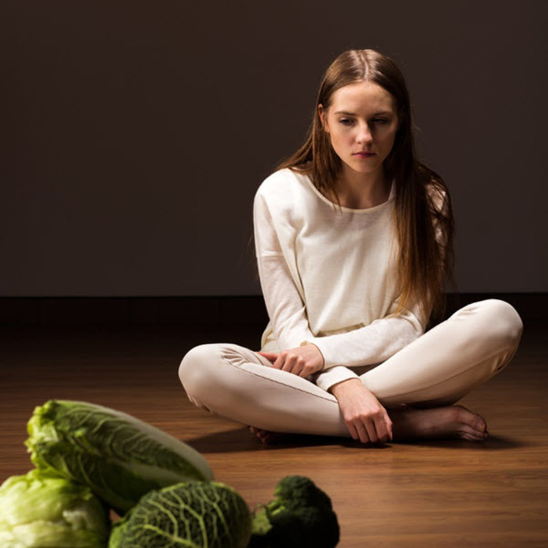 يؤدي مؤض نقص الشهية العصبي لمضاعفات خطيرة على اجسام الذين يعانون منه