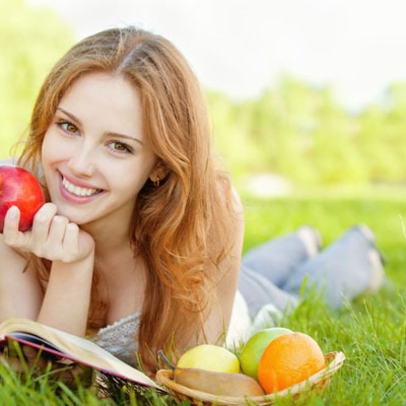 فوائد عديدة لتناول التفاح على الريق