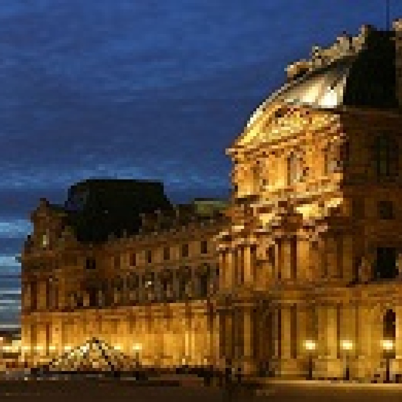 متحف اللوفر...تاريخ أممي ينبض في قلب باريس