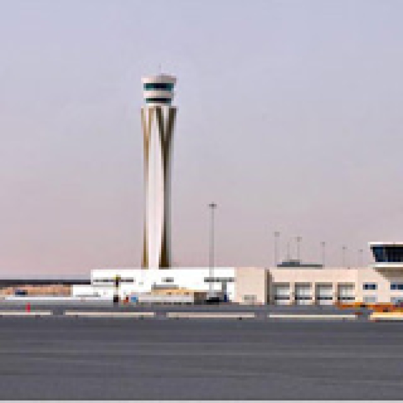 افتتاح مطار آل مكتوم الدولي امام حركة الطيران