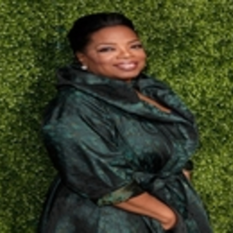 منح أوبرا وينفري جائزة أوسكار للإنجازات الإنسانية