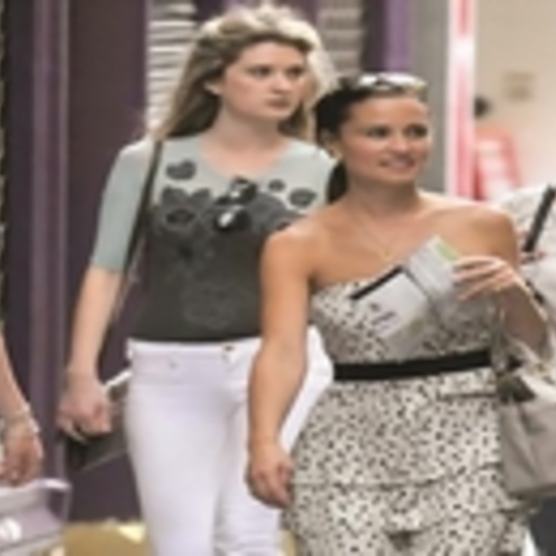 الصديقة المقربة لشقيقة كيت ميدلتون عربيّة