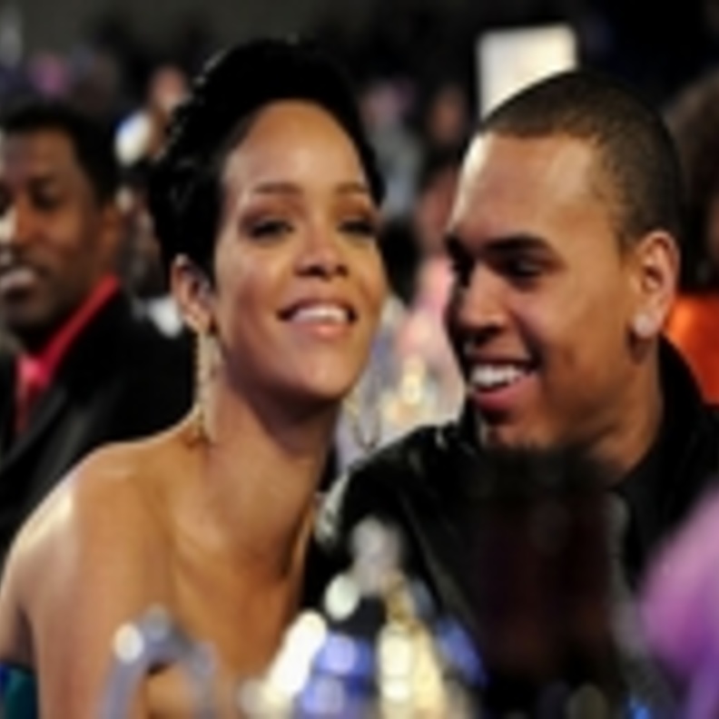 ريهانا وبروان يعودان معا