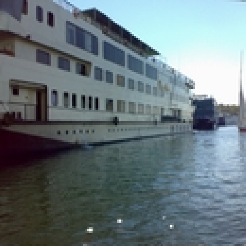 80 فندقا عائما للبيع في مصر