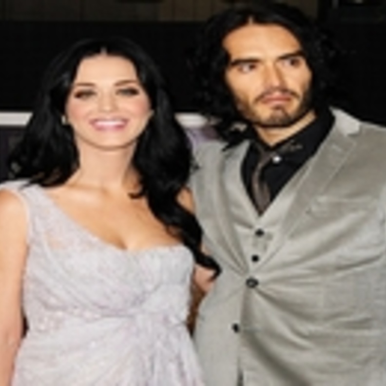 كاتي بيري وراسل براند يقضون عيد الميلاد منفصلين