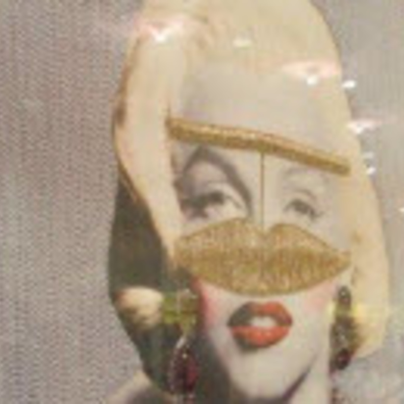 مقابلة حصرية مع مصممة الأزياء الإماراتية الشابة ليلى المرعشي وعلامتها المميزة Sugar Vintage