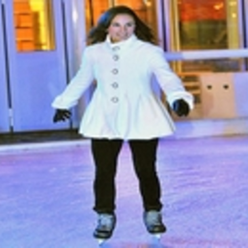 بيبا ميدلتون تتزحلق على الجليد