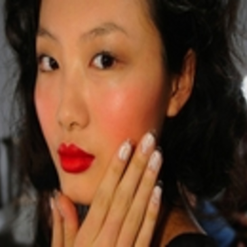 6ألوان جديدة لطلاء الأظافر لصيف 2012 