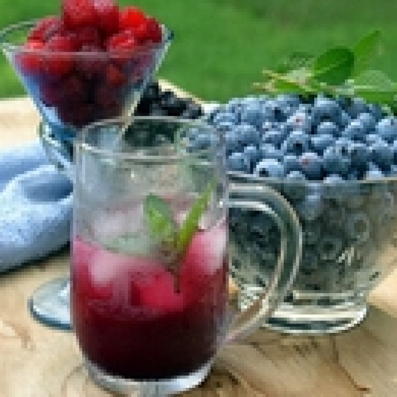 عصير التوت يقوى الذاكرة