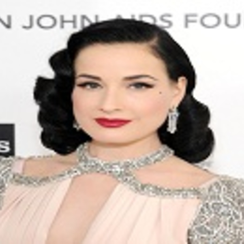 اطلالة النجمات بمجوهرات BVLGARI 