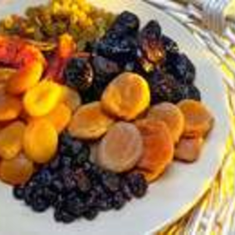 الخضار المطبوخ والفاكهة المجففة تقي من سرطان القولون