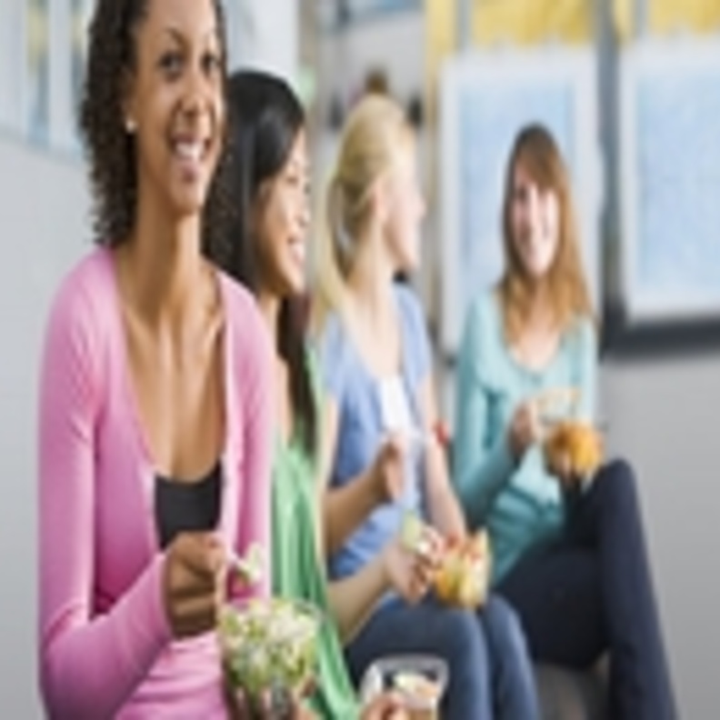 لكل فترة سنية أنظمة غذائية خاصة