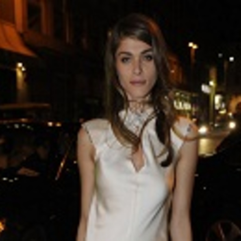 اليسا صيدناوي ببروش من " CHANEL"