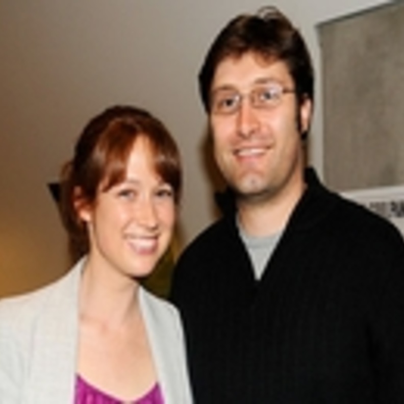 خطوبة النجمة إيلي كمبر إلى صديقها