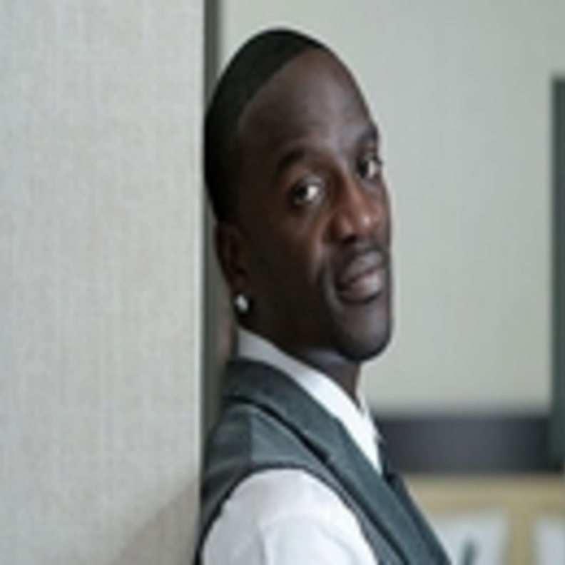 النجم العالمي آيكون يشارك 24 نجما عربيا في أوبريت  بكرا 