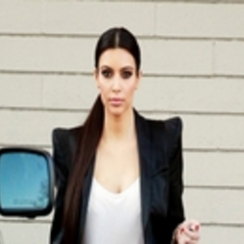 كيم كاردشيان تدعم ضحايا زلزال هايتي