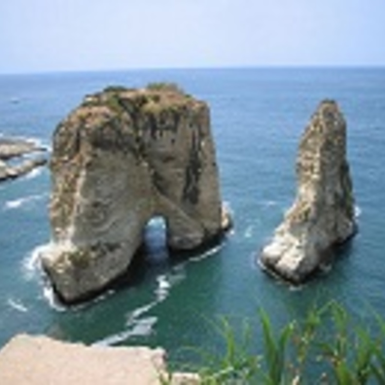 منح المقيمين في دول الخليج تأشيرات من مطار بيروت