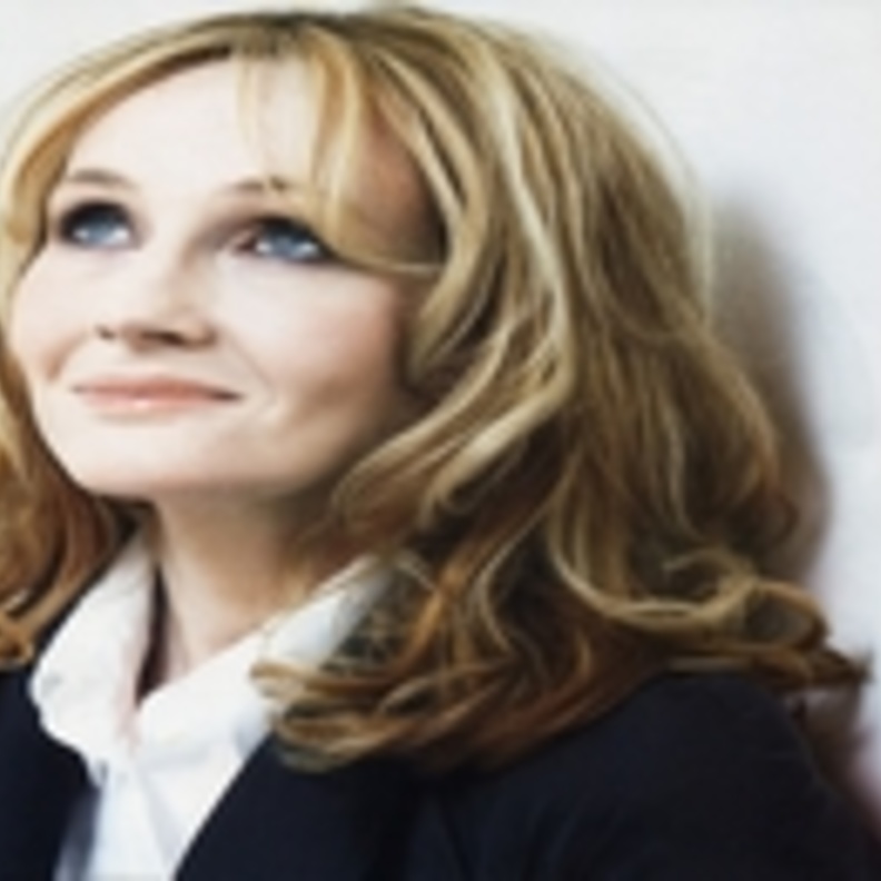 صاحبة  هاري بوتر  تغير منزلها بسبب الباباراتزي