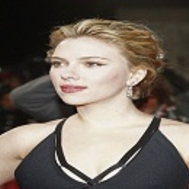 سكارليت جوهانسون بمجوهرات "بلغاري" 