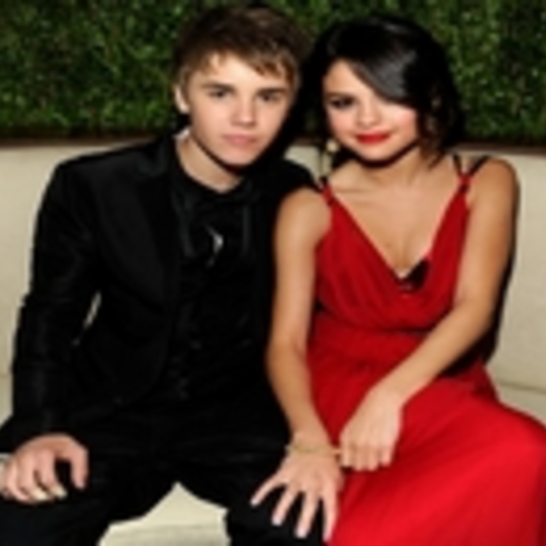 سيلينا غوميز تنفي خطوبتها لجاستن بيبر