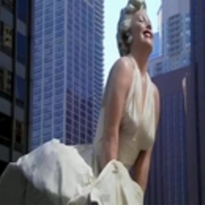 تمثال عملاق لمارلين مونرو في شيكاغو