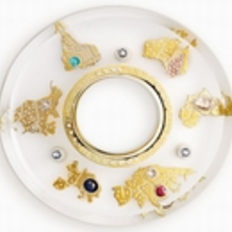 مليون دولاراً ثمناً لزجاجة عطر من DKNY