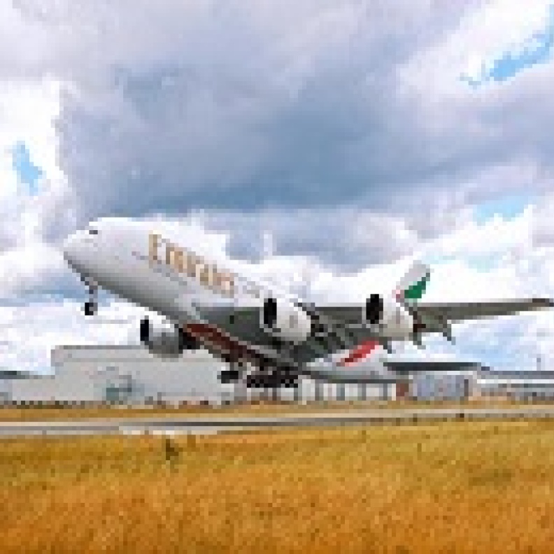 281 ألف حركة طيران بأجواء الامارات في 5 أشهر