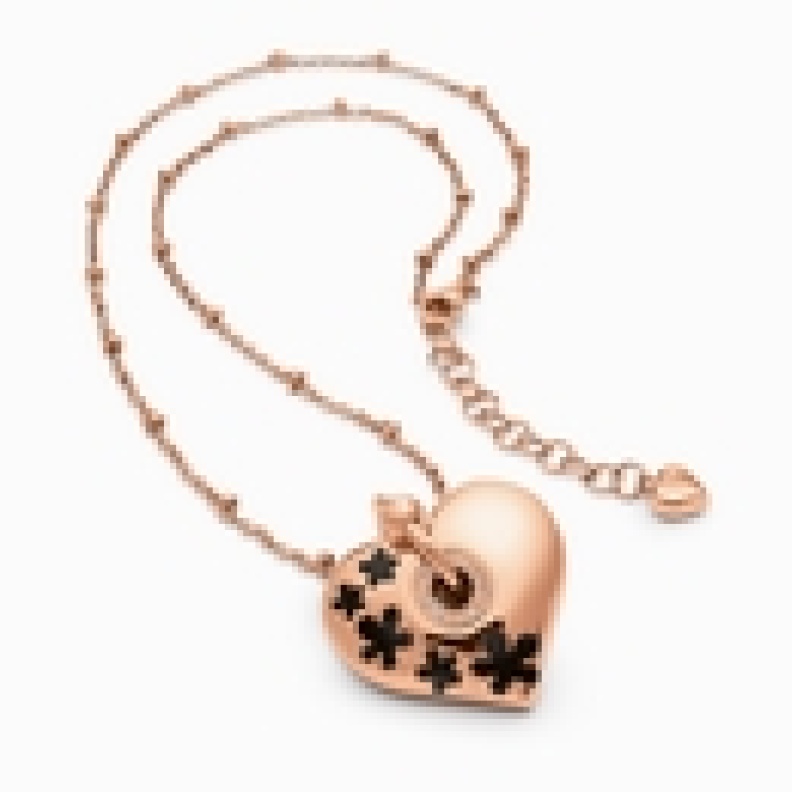 عيشي &quot;فالنتاين&quot; مع قلادة &quot;فولي فولي&quot; 