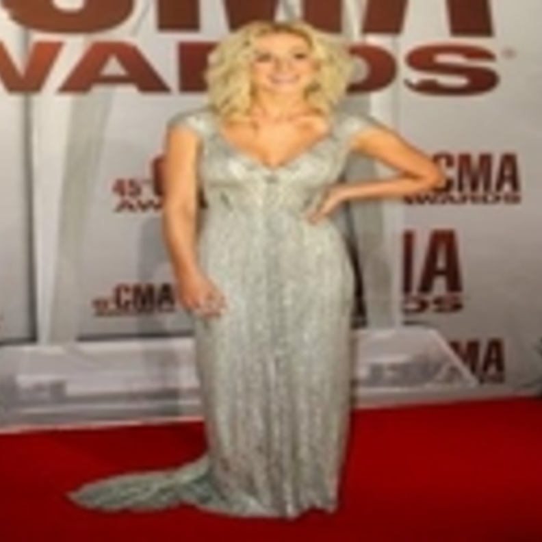 كيلي بيكلر تعترف بحياة عظيمة دون قطة