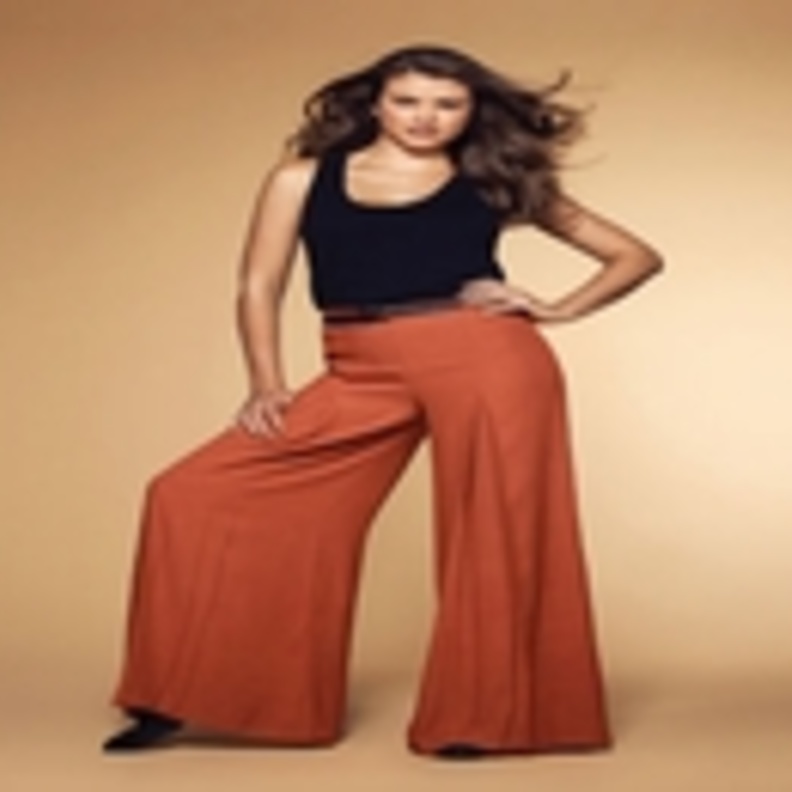 التنورة الواسعة من الأسفل