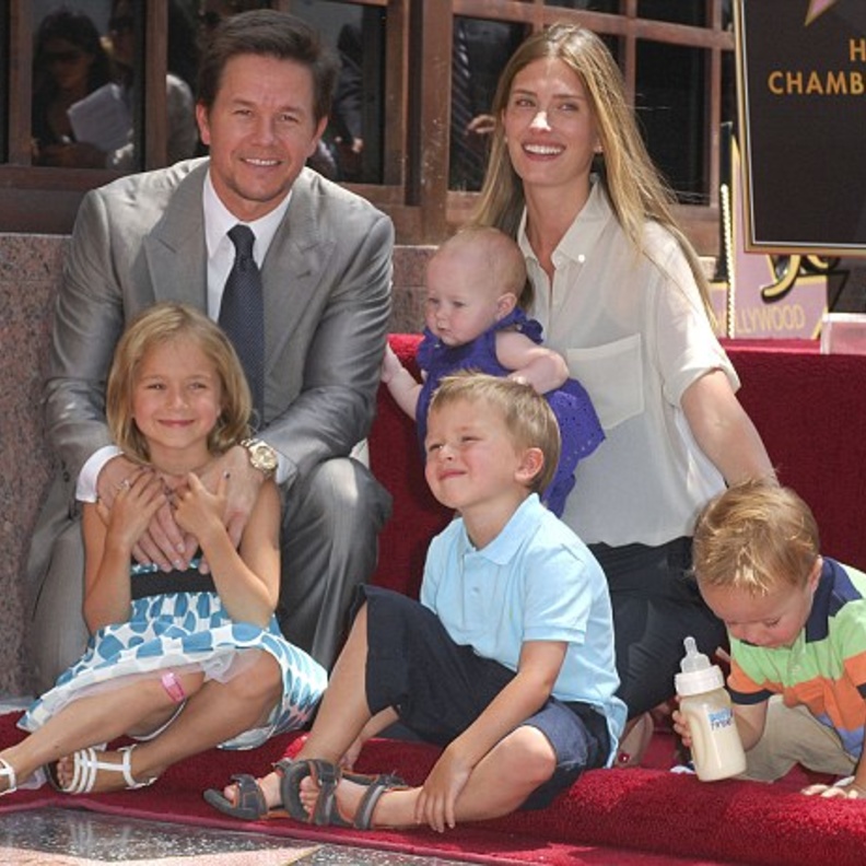 مارك والبيرغ يبيع فيلا بيفرلي هيلز