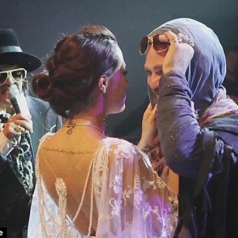 بام مارغيرا يتزوج نيكول بويد