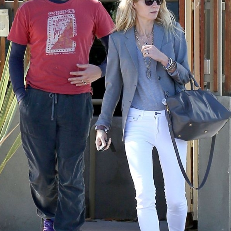 غوينيث بالترو وكريس مارتن يبيعان قصرهما بلندن