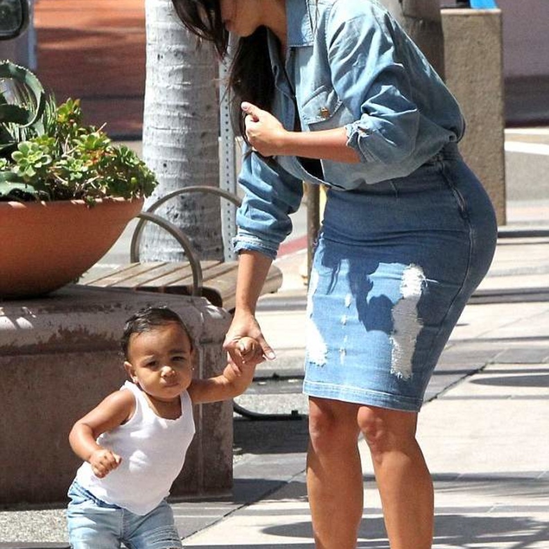 أناقة نورث ويست على خطى كيم وكريس