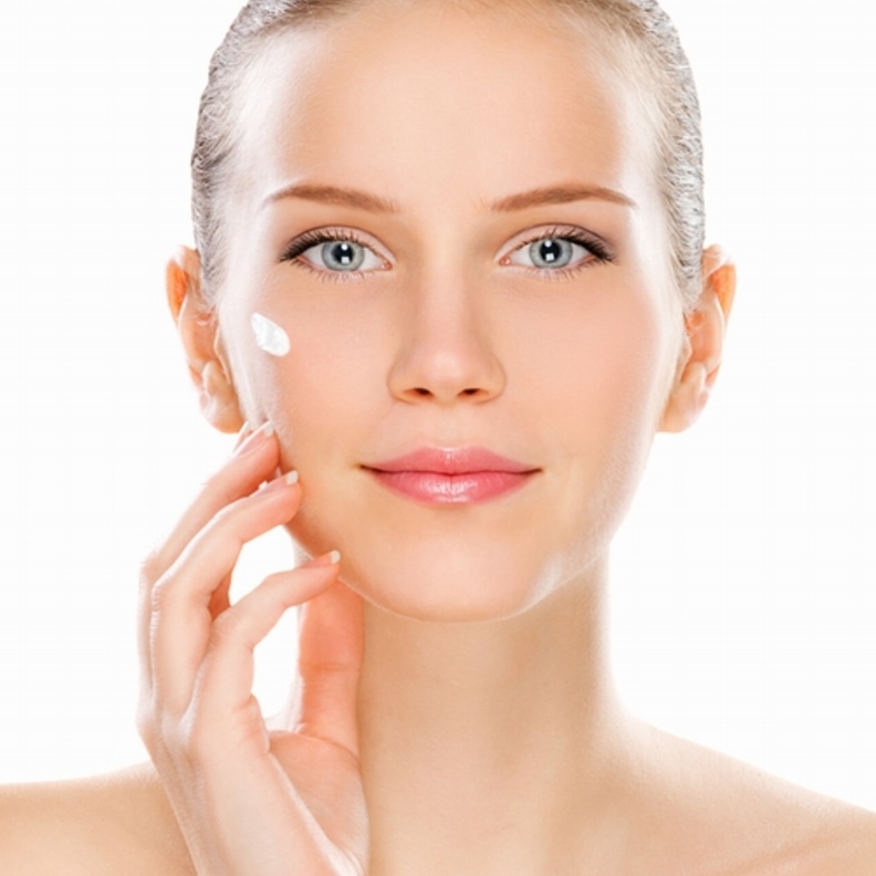 خدع لاخفاء تجاعيد العين بـ10 دقائق