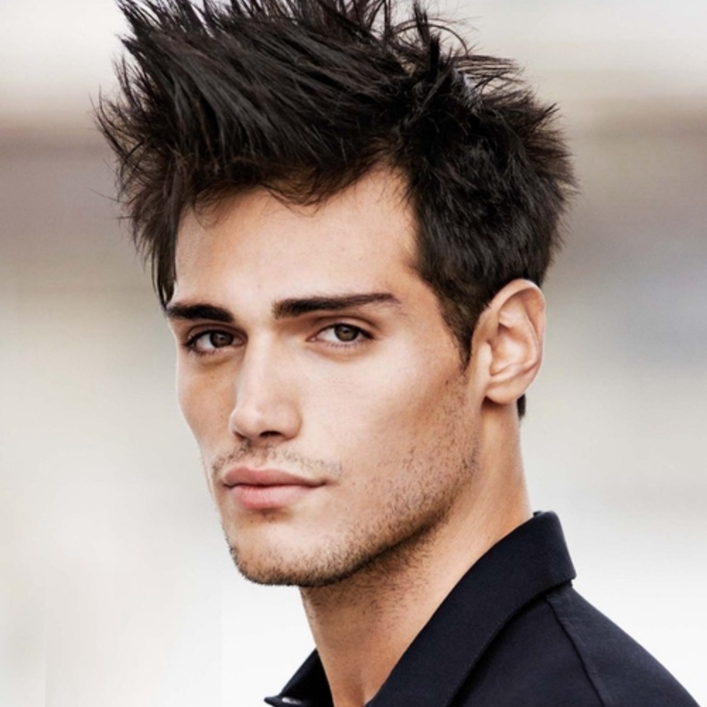 تسريحة الشعر العالية بالجل