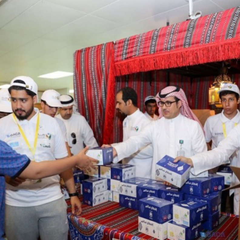 مشروع إفطار صائم  في مطار الملك عبدالعزيز في جدة