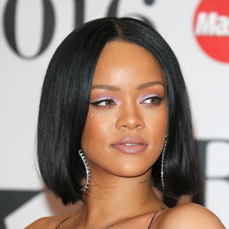 ريهانا تكسر رقما قياسيا لمايكل جاكسون 