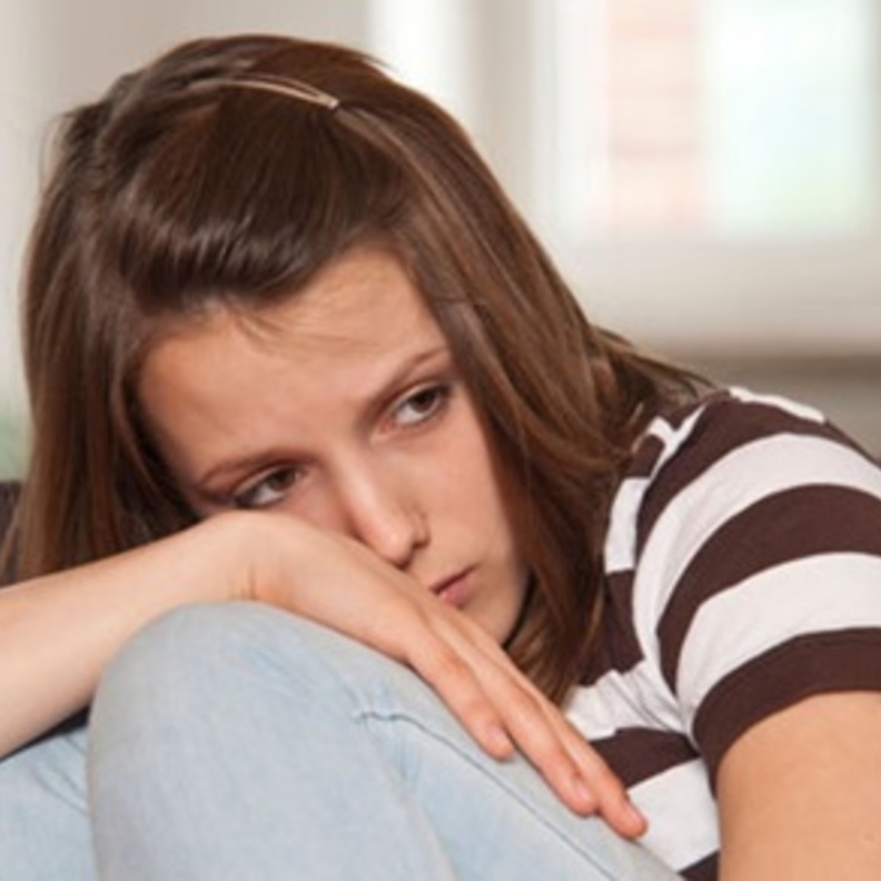 قد تعاني الفتيات من الاكتئاب نتيجة البلوغ المبكر