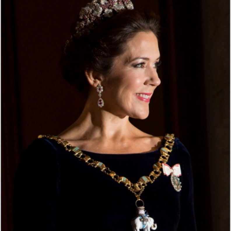 الأميرة ماري متألقة