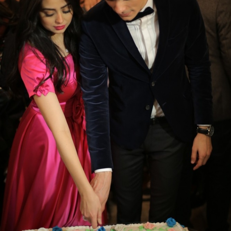 خطوبة هبة مجدي ومحمد محسن على خشبة المسرح القومى