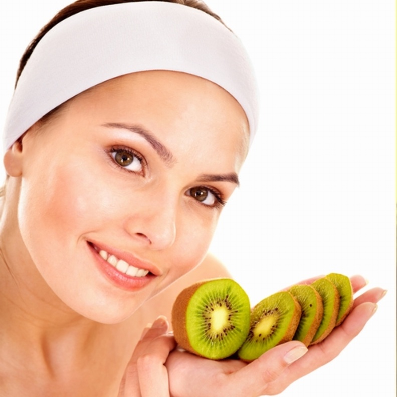 ماسك الكيوي يغذي بشرتك بمختلف الفيتامينات