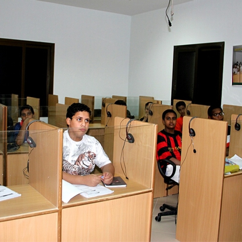 من الفصول التعليمية في النادي